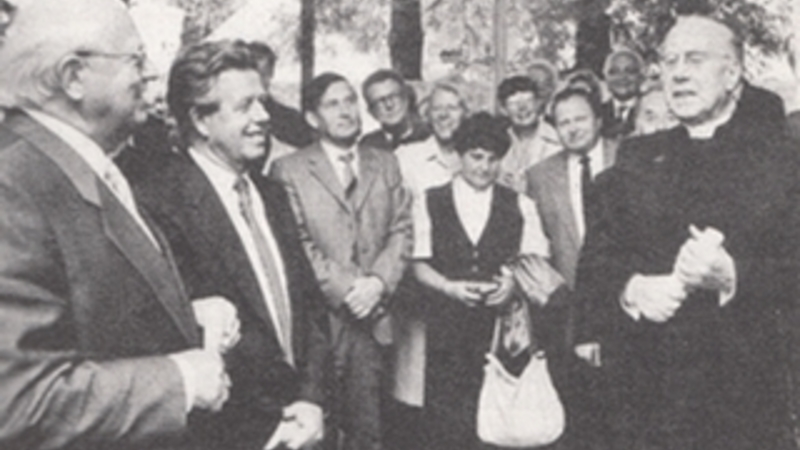 Begegnung von Kardinal König mit seiner ehemaligen Jugendgruppe, 1984. 2. v. l.: Vinzenz Höfinger